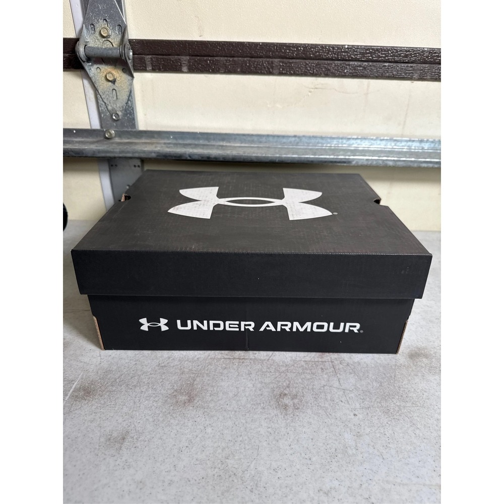 Under Armour Men's Harper 8 Mid RM Baseball Cleats - White/White/Gold, US 7 - Picture 6 of 7